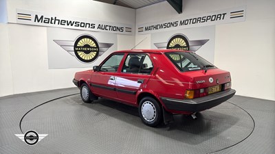 Lot 330 - 1990 VOLVO 340 GL S/R AUTO