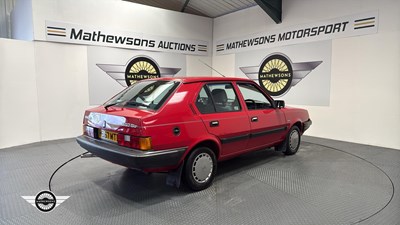 Lot 330 - 1990 VOLVO 340 GL S/R AUTO