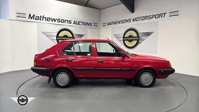 Lot 330 - 1990 VOLVO 340 GL S/R AUTO