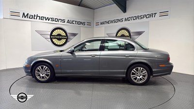 Lot 162 - 2004 JAGUAR S-TYPE V6 SE AUTO