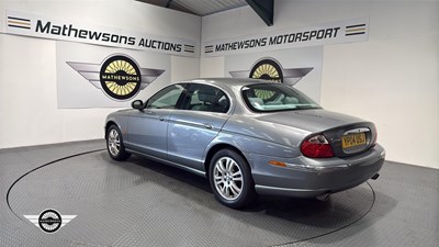 Lot 162 - 2004 JAGUAR S-TYPE V6 SE AUTO