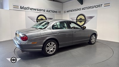 Lot 162 - 2004 JAGUAR S-TYPE V6 SE AUTO