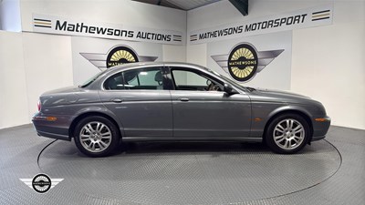 Lot 162 - 2004 JAGUAR S-TYPE V6 SE AUTO
