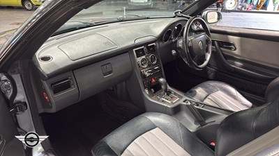 Lot 432 - 2001 MERCEDES SLK32 AMG