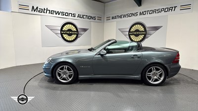 Lot 432 - 2001 MERCEDES SLK32 AMG