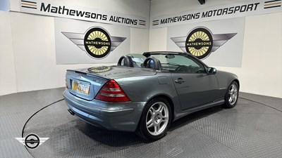 Lot 432 - 2001 MERCEDES SLK32 AMG