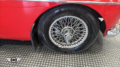 Lot 538 - 1973 MG B