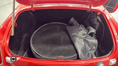 Lot 538 - 1973 MG B
