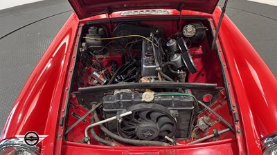 Lot 538 - 1973 MG B