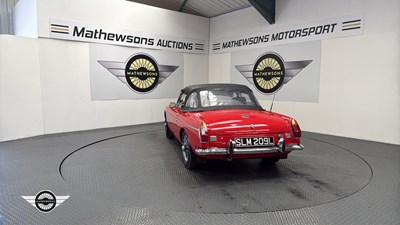 Lot 538 - 1973 MG B