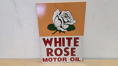 Lot 457 - WOODEN HAND PAINTED WHITE ROSE MOTOR OIL SIGN 20" X 14"