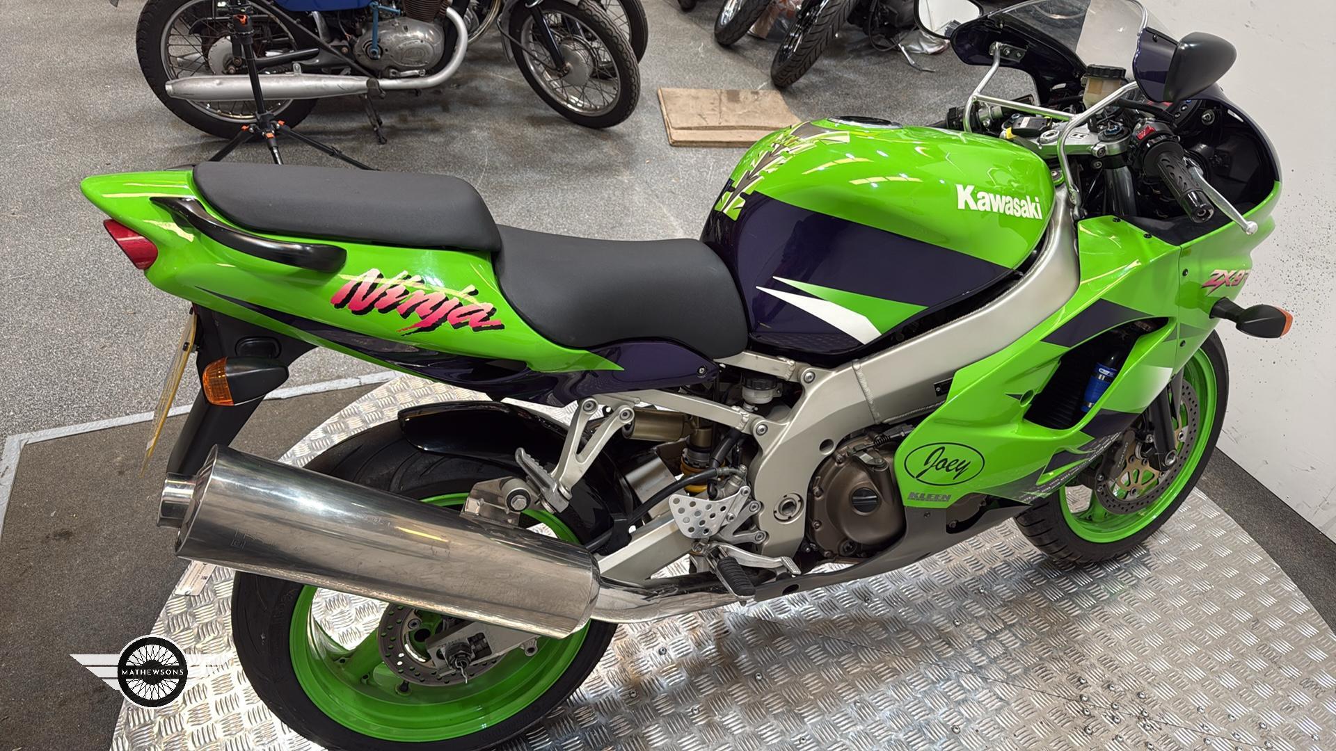 Lot 510 - 2001 KAWASAKI ZX900-E1