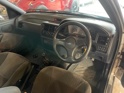 Lot 45 - 1993 FORD ESCORT XR3I