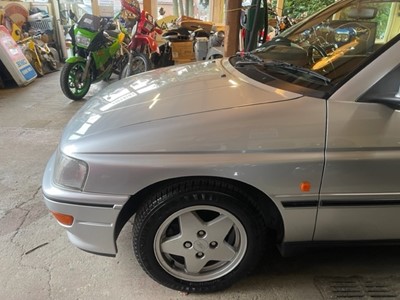 Lot 45 - 1993 FORD ESCORT XR3I