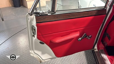 Lot 398 - 1972 ROVER 3500