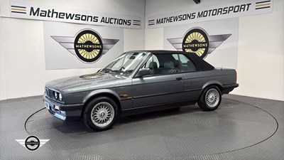 Lot 328 - 1990 BMW 325I CABRIOLET AUTO