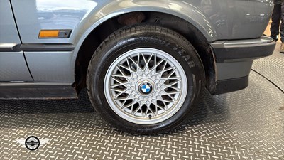Lot 328 - 1990 BMW 325I CABRIOLET AUTO