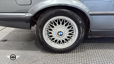 Lot 328 - 1990 BMW 325I CABRIOLET AUTO