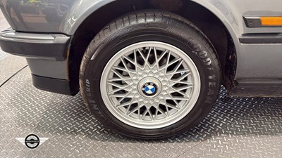 Lot 328 - 1990 BMW 325I CABRIOLET AUTO