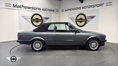 Lot 328 - 1990 BMW 325I CABRIOLET AUTO