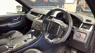 Lot 858 - 2005 LAND ROVER R-ROVER SPT V8SC 1ST ED