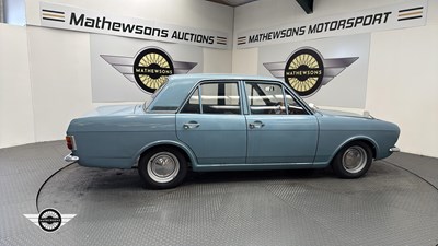 Lot 422 - 1969 FORD CORTINA DE LUXE