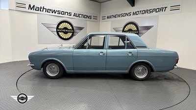Lot 422 - 1969 FORD CORTINA DE LUXE