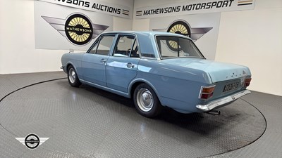 Lot 422 - 1969 FORD CORTINA DE LUXE