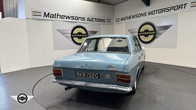 Lot 422 - 1969 FORD CORTINA DE LUXE