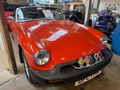 Lot 99 - 1976 MG B
