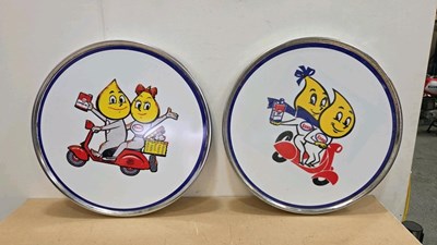 Lot 723 - 2 ROUND ESSO MR & MRS DRIP REPRO SIGNS 26" DIA