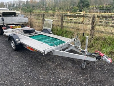 Lot 100 - CAR TRAILER