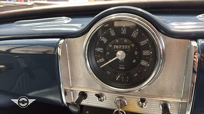 Lot 786 - 1968 MORRIS MINOR TRAVELLER