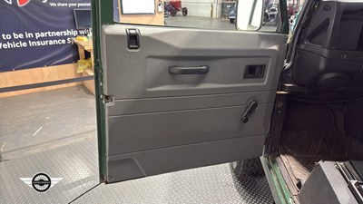 Lot 318 - 2002 LAND ROVER DEFENDER 130 TD5