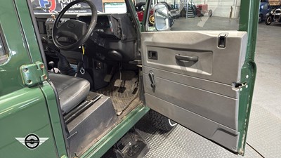 Lot 318 - 2002 LAND ROVER DEFENDER 130 TD5