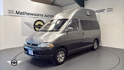 Lot 859 - 1995 TOYOTA GRANVIA