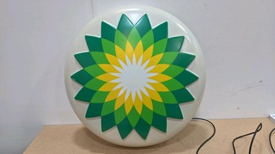 Lot 371 - BP BUTTON LIGHT UP SIGN 30" DIA