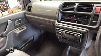 Lot 53 - 2004 SUZUKI JIMNY 02