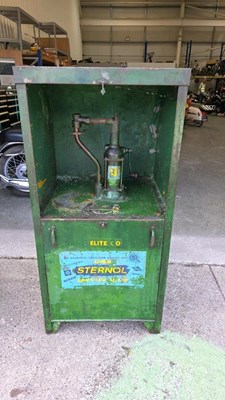 Lot 291 - STERNOL MOTOR OIL , OIL DISPENSING TANK