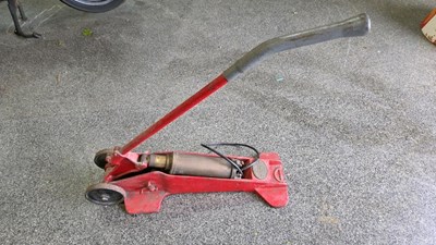 Lot 575 - KISMET-TROLLEY COMPRESSOR