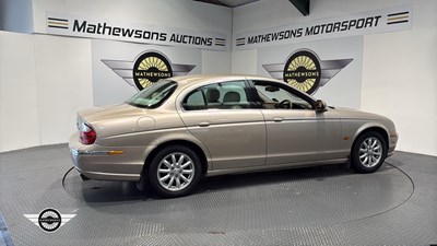 Lot 835 - 2003 JAGUAR S-TYPE V6 SE AUTO