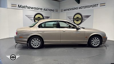 Lot 835 - 2003 JAGUAR S-TYPE V6 SE AUTO