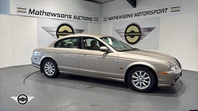 Lot 835 - 2003 JAGUAR S-TYPE V6 SE AUTO