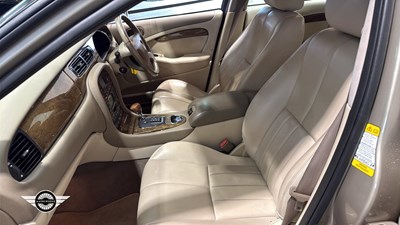 Lot 835 - 2003 JAGUAR S-TYPE V6 SE AUTO
