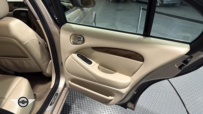 Lot 835 - 2003 JAGUAR S-TYPE V6 SE AUTO