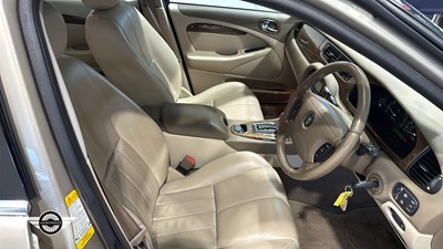 Lot 835 - 2003 JAGUAR S-TYPE V6 SE AUTO