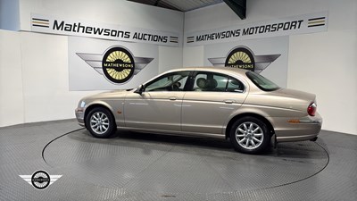 Lot 835 - 2003 JAGUAR S-TYPE V6 SE AUTO
