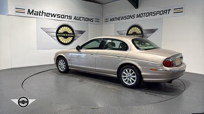 Lot 835 - 2003 JAGUAR S-TYPE V6 SE AUTO
