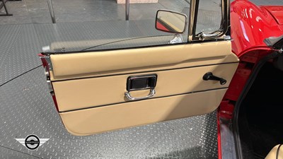 Lot 774 - 1971 MG B