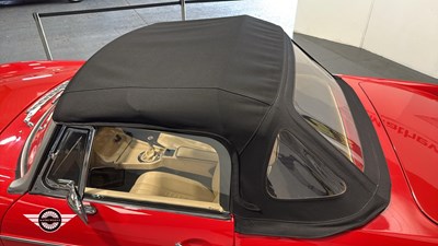 Lot 774 - 1971 MG B